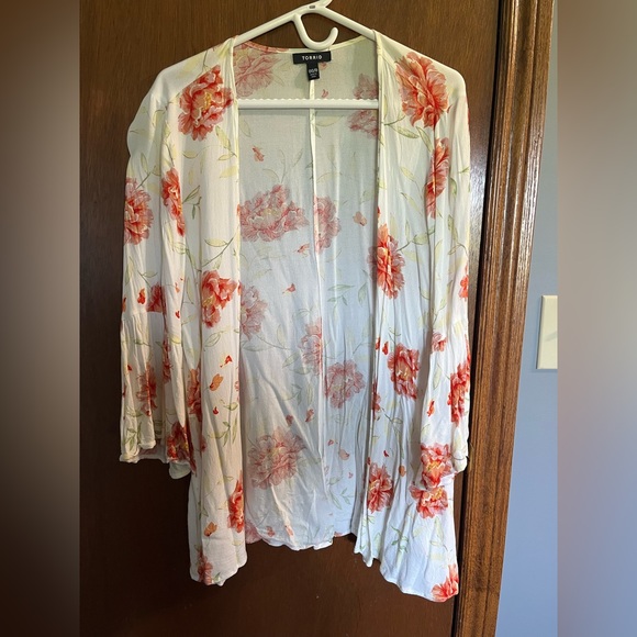 Torrid White Floral Kimono Size 00/0 - Picture 1 of 4